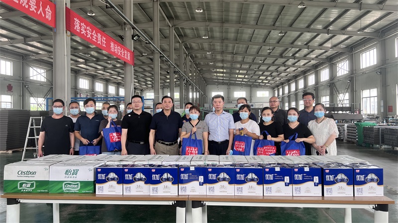 平臺(tái)工會(huì)與安全生產(chǎn)條線聯(lián)合開展“夏日送清涼”活動(dòng)